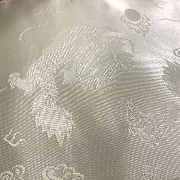 Pair Cream Dragon Thai Silk Pillow Covers 16 in square BRAND NEW!!! - Picture 3 of 8